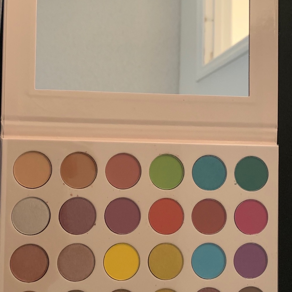 30 color eyeshadow palette